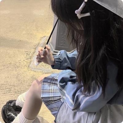 女跳水队员